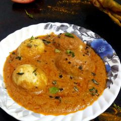 A picture of Egg masala.