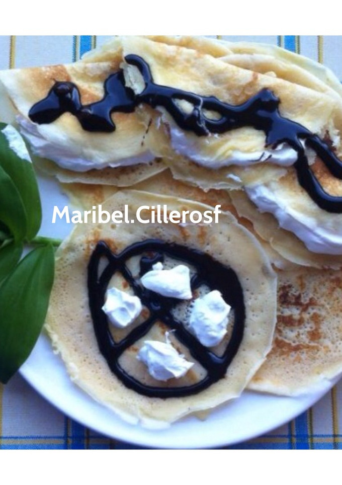 Una foto de Tortitas con nata y chocolate