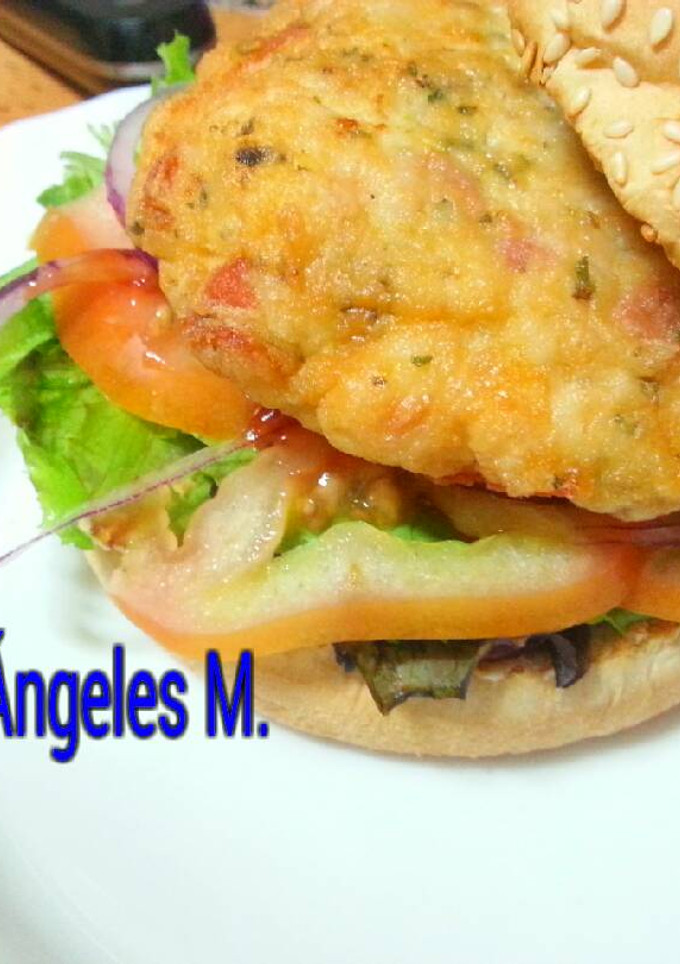 Una foto de Hamburguesa de pollo y bacon