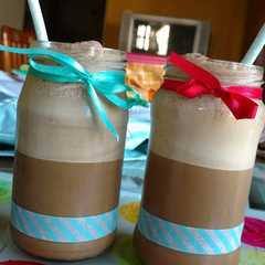 Una foto de Frappé de café y chocolate