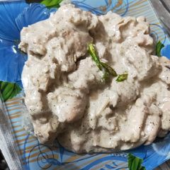 A picture of Cream chicken.