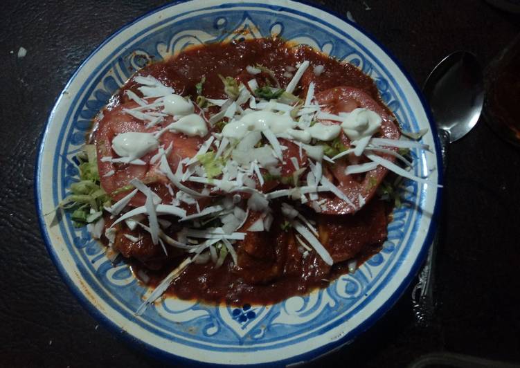 Enchiladas navideñas con salsa de 13 chiles mexicanos estilo ranchero las Correa del Ocote