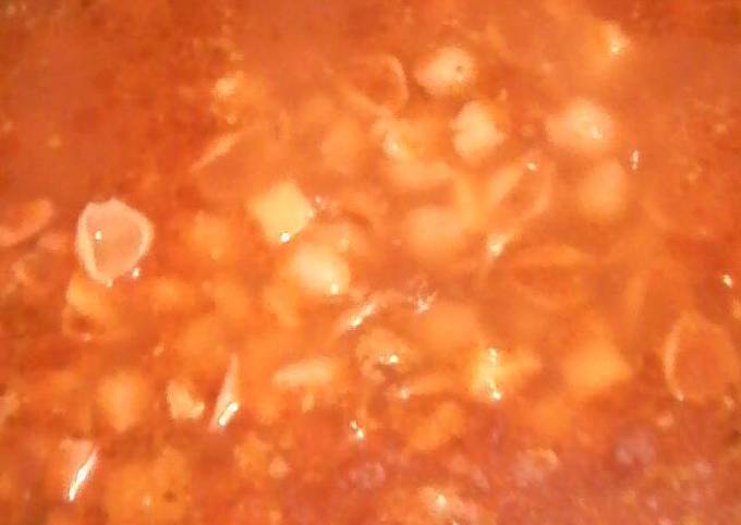 Foto principal de Sopa de pasta con chorizo, salchicha y papas
