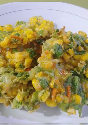 Foto resep Bakwan pelangi (jagung,wortel,bayam)
