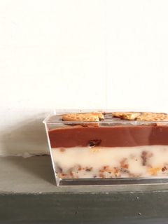 Foto resep Triple layer chocolate. Dessert box regal oreo