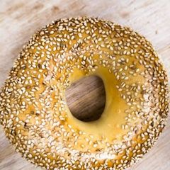 A picture of 1 min microwave bagel.