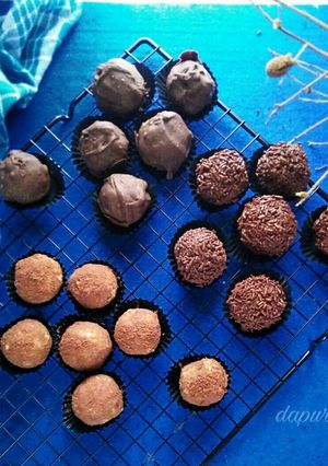 Foto resep TRIPLE CHOCO BALLS / Bola-bola Biskuit Coklat (#pr_olahancoklat)