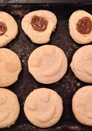 Una foto de Pepas y emoji-cookies!!