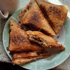 A picture of Cheesy meaty toast.