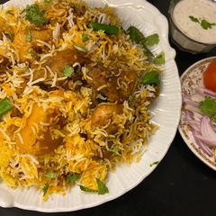 A picture of Bombay chicken biryani.