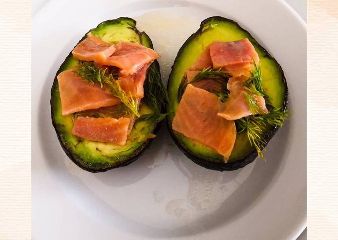 Simple Way to Prepare Avocats au saumon et à l&#39;aneth