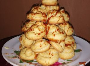 Una foto de Masa de choux y crema pastelera (Croquembouche)