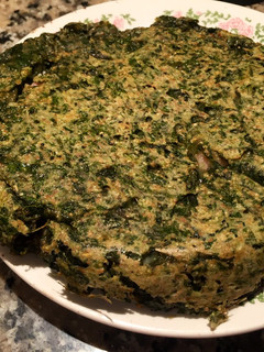 Una foto de Tortilla de acelga con harina integral rellena