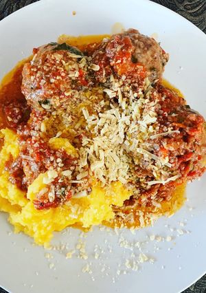 Una foto de Albóndigas con Salsa de tomate