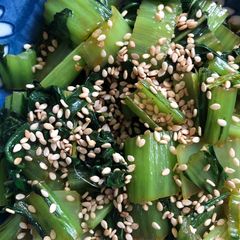 A picture of Sesame komatsuna greens.