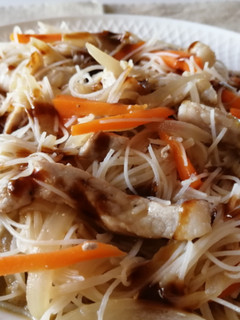 Una foto de Pad Thai a mi manera