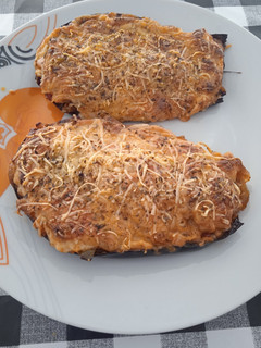 Una foto de Berenjena rellena de ternera