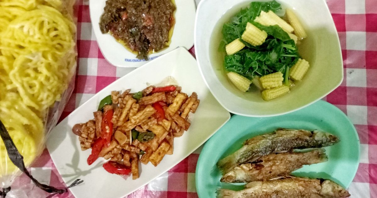Set Menu Masakan Rumahan #3 (Oseng Tempe Tahu, Bayam Bening, Blanak Goreng, Krupuk, Sambal)