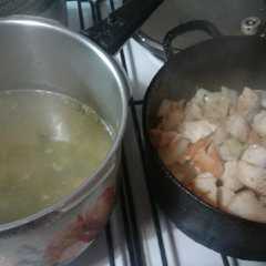 Una foto de Sopa de verduras y pollo rápido