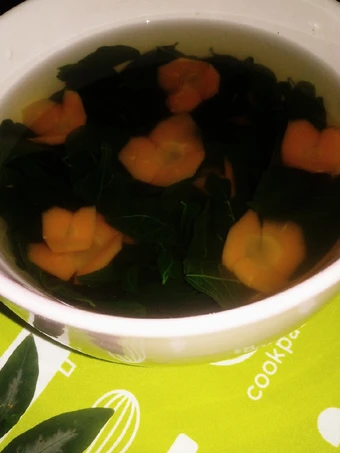Langkah Gampang Membuat Resep  Sayur Bening Daun Katuk Wortel yang Lezat, Bisa Manjain Lidah