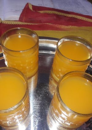 A picture of Homemade orange juice.