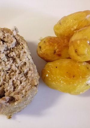 A picture of Parmesan and mushroom meatloaf polpettone ai funghi e parmigiano.