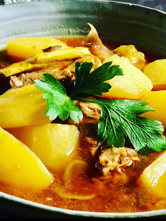 Una foto de Caldereta de cordero 😋😋 en olla de cocción lenta (crockpot)