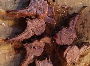Una foto de Cordero asado