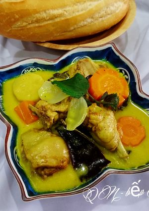 Hình của món Cà ri gà.