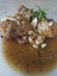 Una foto de Pollo en pepitoria