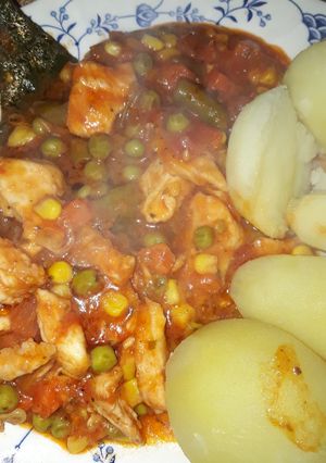 Una foto de Pollo a salsa