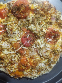 होममेड पिज़्ज़ा (Homemade pizza recipe in Hindi) रेसिपी मुख्य फोटो