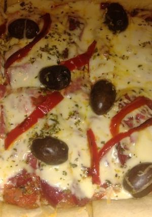 Una foto de Pizza de calabrese