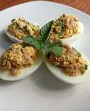 Huevos rellenos con atún