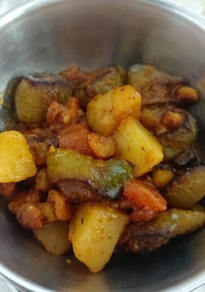 আলু পটল চিংড়ি (Aloo Potol chingri recipe in Bengali) রেসিপির প্রধান ছবি