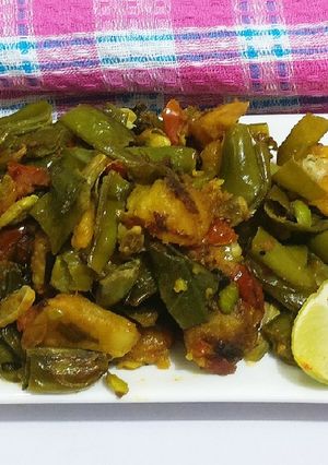 A picture of Sem Aloo ki sabji.
