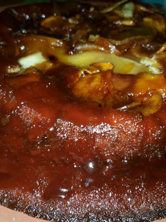 Una foto de Torta invertida de manzanas en sartén