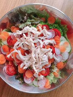 Hình của món Salad Gà Xé Rau Củ Quả.