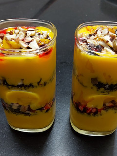 મેંગો કસ્ટર્ડ પુડિંગ(mango custrd pudding in Gujarati)) રેસીપી મુખ્ય ફોટો