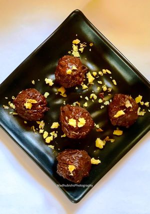 A picture of Walnut Choco Balls.