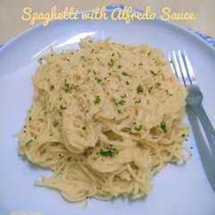 A picture of Spaghetti with Alfredo Sauce.