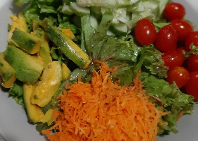 Ternyata begini loh! Resep gampang buat Caesar salad  lezat