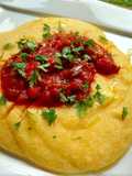 Polenta rápida con salsa rápida