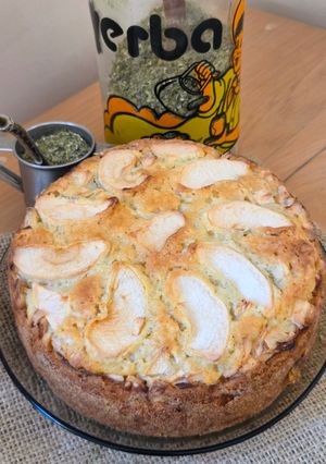 Una foto de Torta matera de manzana 🍏🍎 fácil, económica, de ingredientes básicos by Anton