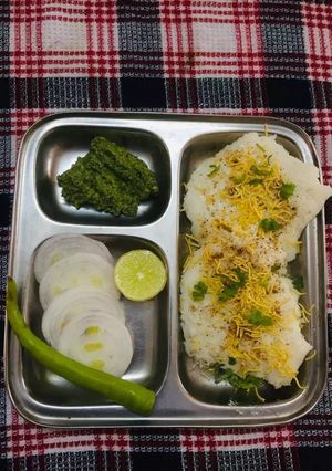 सफेद लोचा (safed locha recipe in Hindi) रेसिपी मुख्य फोटो