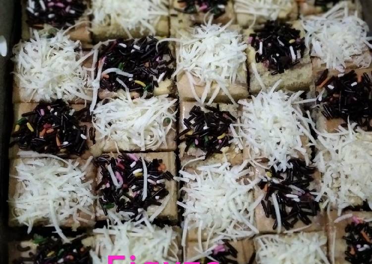 Bolu Potong Cokelat Keju