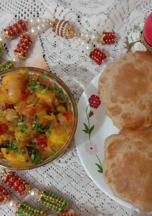 A picture of Poori bhaji.