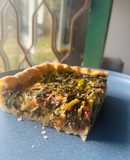 Tarta de Acelga, puerro, tallos de remolacha y queso
