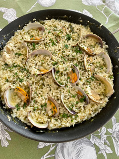 Una foto de Arroz con almejas