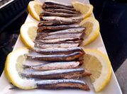 Una foto de boquerones sin harina